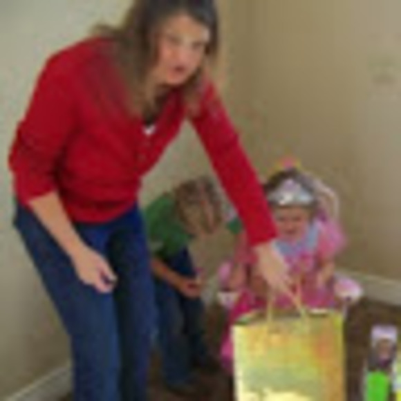 Meet your Posher, Helen - Picture 1 of 1